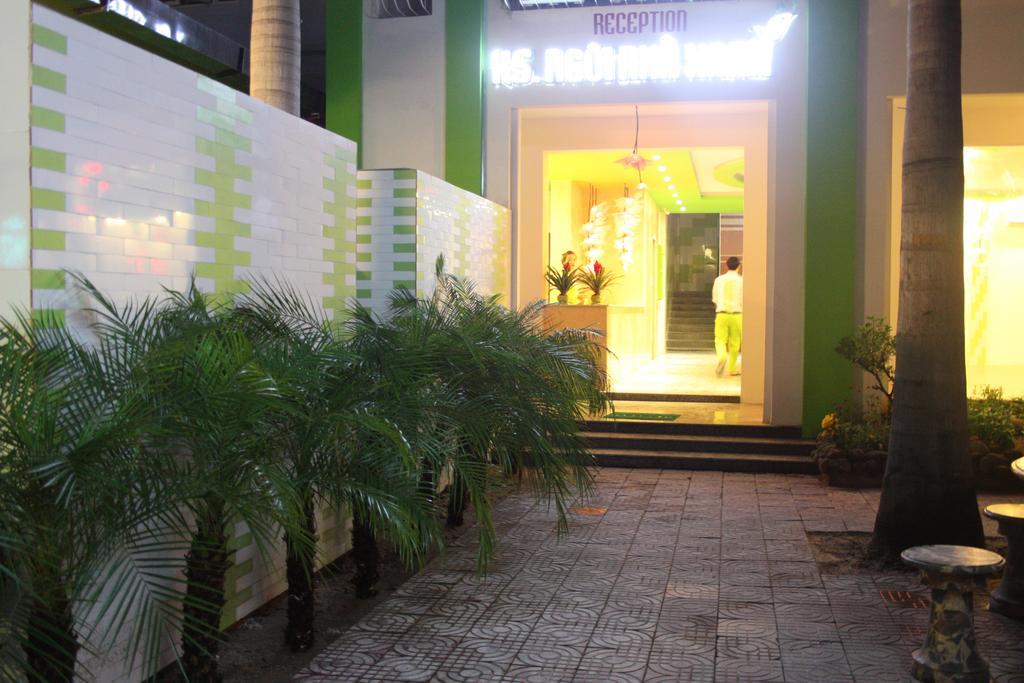 Ngoi Nha Xanh Hotel Da Nang Exterior foto