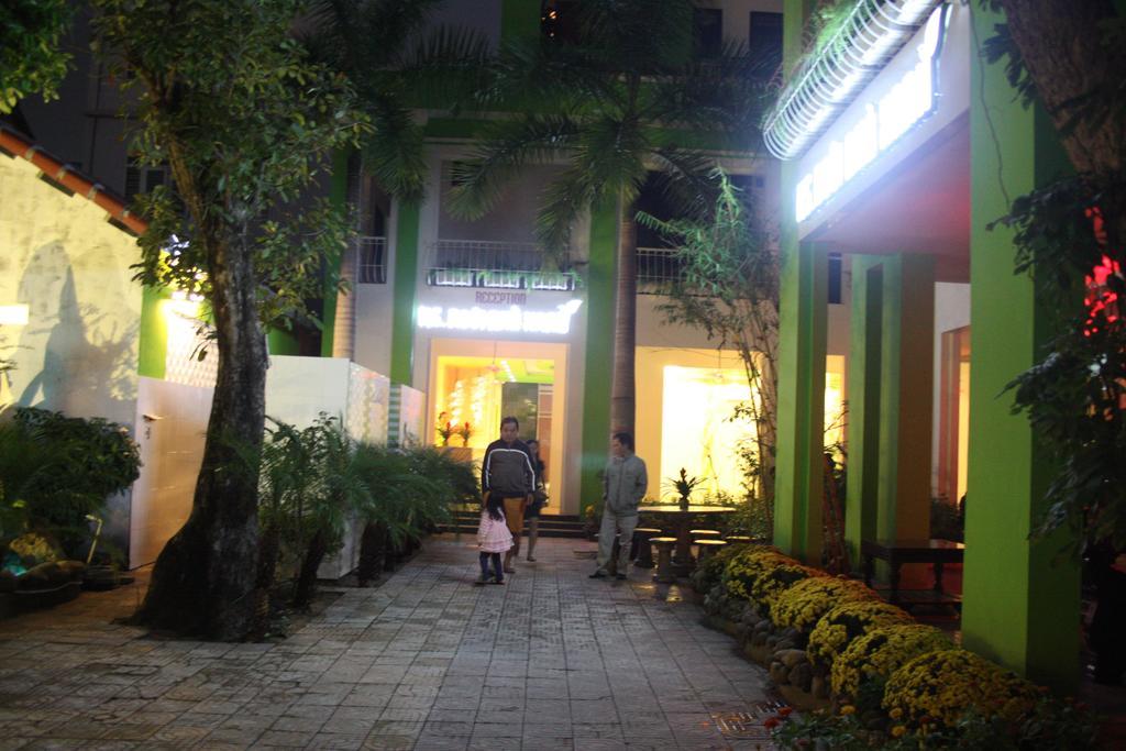 Ngoi Nha Xanh Hotel Da Nang Exterior foto